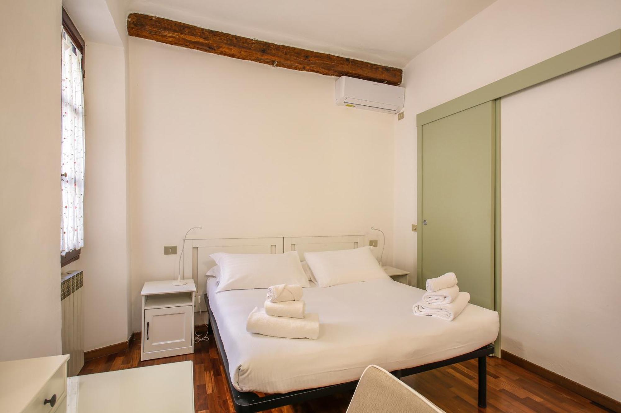 Santa Croce 2 Bedroom *